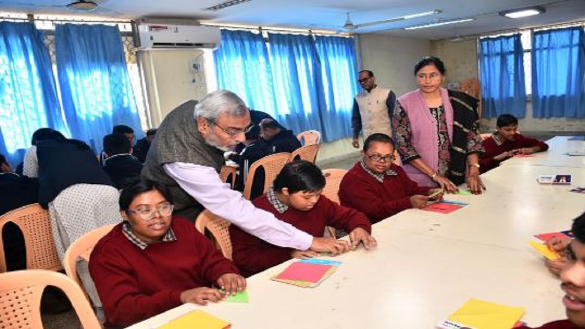 Bhopal News: ऑरीगेमी कार्यशाला, मानसिकमंद- बौद्धिक दिव्यांग विद्यार्थियों का कार्यक्रम