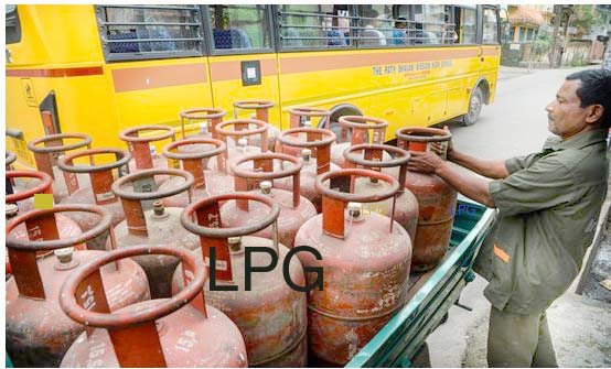 एक दिन में 53.5 लाख LPG सिलेंडर डिलीवरी, सप्लाई पूरी तरह सामान्य